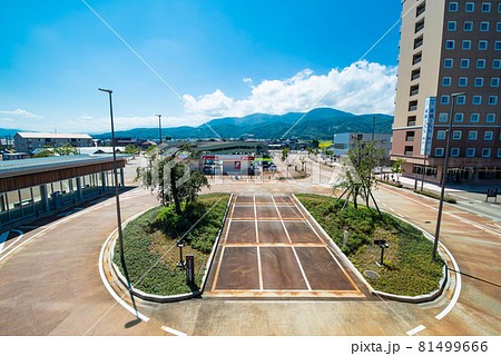 上越妙高駅西口のロータリー（JR・えちごトキめき鉄道） 81499666