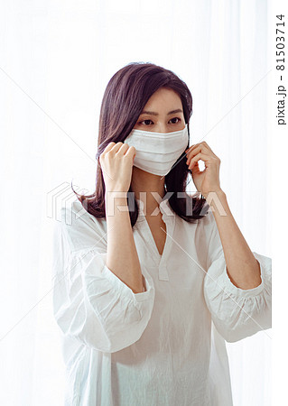 女性 メス 女の人 81503714