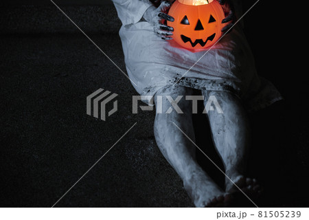 Woman ghost horror have hand holding her pumpkin, Woman ghost horror have hand holding her pumpkin, 81505239