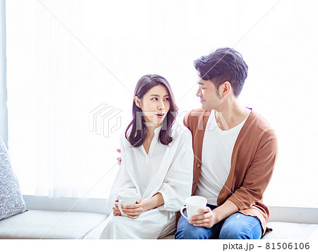 カップル 夫婦 二人 81506106