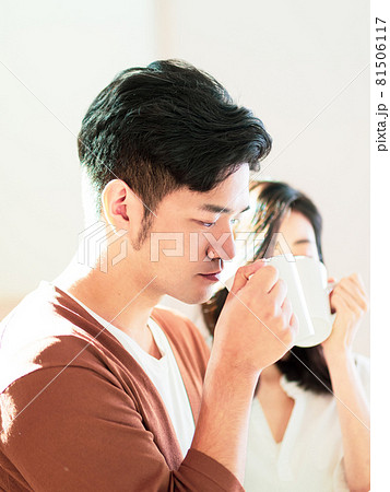 男 男の人 男性 81506117