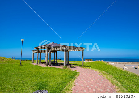 海沿いの東屋・海・海浜公園イメージ（撮影・新潟県上越市名立区） 81510207