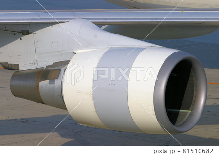 ボーイングB747-400D型機のエンジン 81510682