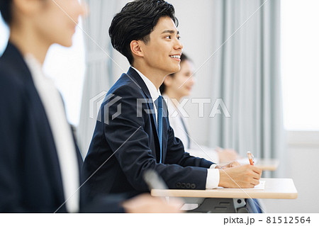 企業の研修風景　撮影協力：中央工学校附属日本語学校 81512564