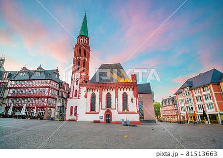 Frankfurt Old town square romerberg at twilight Frankfurt Old town square romerberg at twilight 81513663