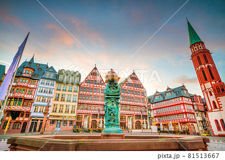 Frankfurt Old town square romerberg at twilight 81513667
