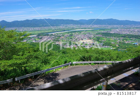 徳島県吉野川市 チェリーロードから阿波市・善入寺島方面を望む 徳島県吉野川市 チェリーロードから阿波市・善入寺島方面を望む 81513817