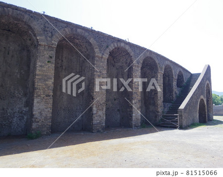 世界遺産　イタリア　ポンペイ　円形競技場 81515066