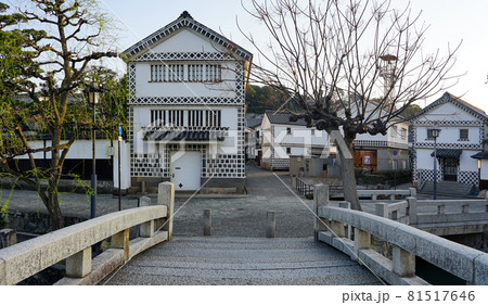 春の朝、静かな倉敷美観地区の街並み(中橋から倉敷考古館) 春の朝、静かな倉敷美観地区の街並み(中橋から倉敷考古館) 81517646