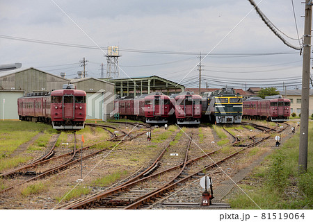 松任工場にて留置中の国鉄型車両たち 81519064