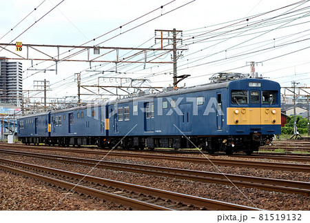 東海道本線を行くクモヤ145系方転回送 81519132