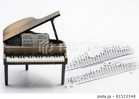 グランドピアノイメージ　【室内スタジオ撮影】 81523348