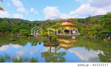 青空の金閣寺（鹿苑寺） 81525217