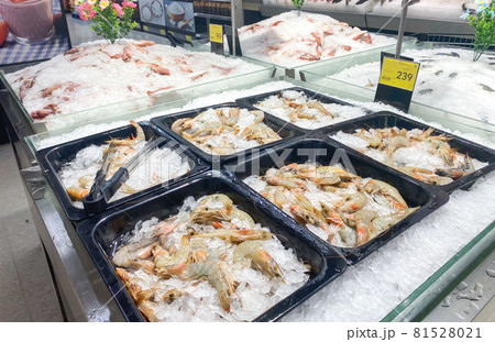 Supermarket or Department store Supermarket or Department store 81528021