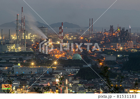 光芒の楼閣　福山市工場夜景 81531183