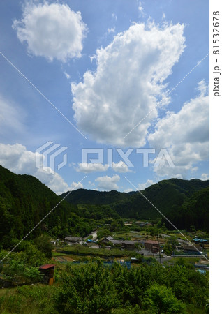 八王子の里山　陣馬街道恩方の初夏 81532678