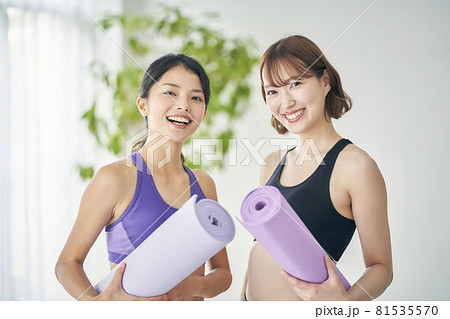 ヨガ 女性 ヨガ 女性 81535570