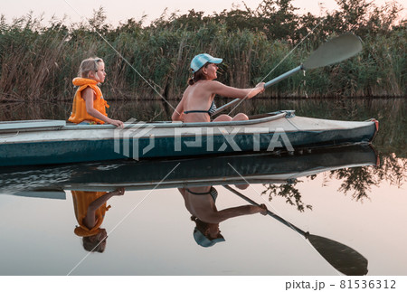 Kayaking Kayaking 81536312