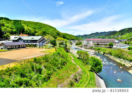 小海大橋/千曲川より下流方面を望む(長野県小海町)【2020.5】 小海大橋/千曲川より下流方面を望む(長野県小海町)【2020.5】 81536603