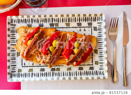 Torrada de anchoas, appetizing toast with anchovies Torrada de anchoas, appetizing toast with anchovies 81537116
