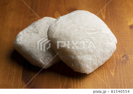 ラップで包んだ冷凍ごはん 81540554