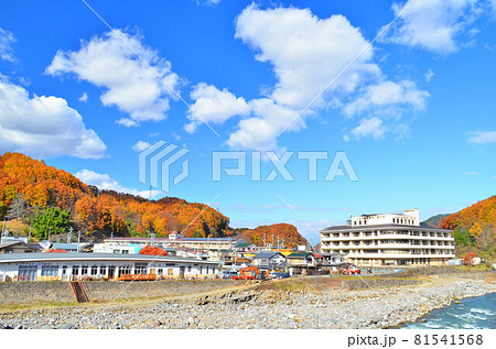 馬流橋／千曲川より下流方面を望む(長野県小海町)【2019.11】 81541568
