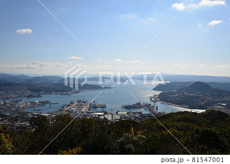 弓張岳展望台から見た佐世保市街(長崎県佐世保市) 81547001