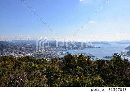 弓張岳展望台から見た佐世保市街(長崎県佐世保市) 81547013