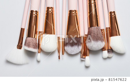 Brown and white soft brush tools head Brown and white soft brush tools head 81547622