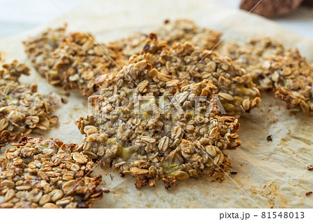 手作りオートミールクッキー 81548013