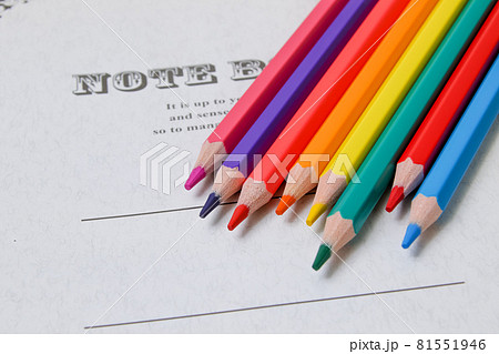 文房具,色鉛筆,鉛筆,色えんぴつ,ノート,文具,描く,紙,絵,アート,筆記用具、勉強、 81551946