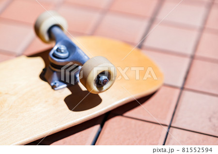 スケボー スケートボード 【 人気 の スポーツ の イメージ 】 スケボー スケートボード 【 人気 の スポーツ の イメージ 】 81552594