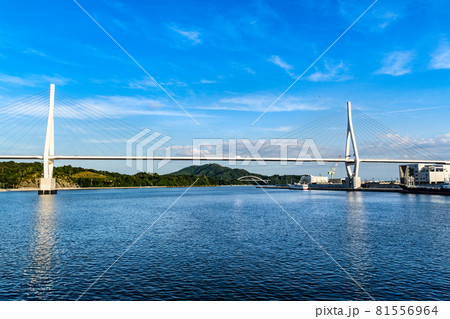 三陸自動車道の気仙沼湾横断橋と気仙沼大島大橋 81556964