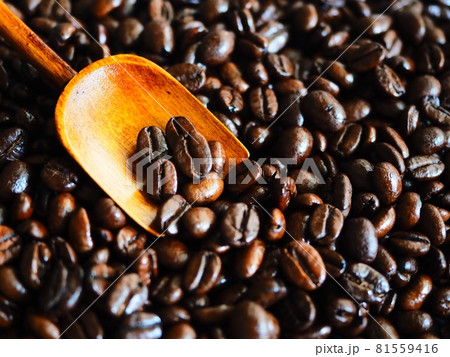 コーヒー　焙煎 81559416