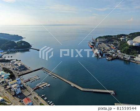 佐賀関の港湾風景の空撮 佐賀関の港湾風景の空撮 81559544