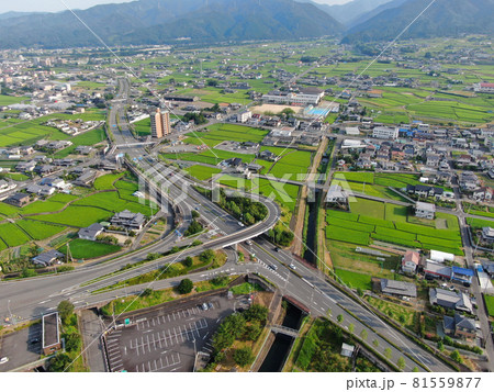 松山自動車道の川内IC付近の空撮 81559877