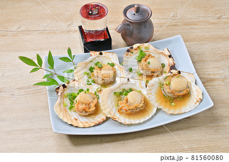 殻付きホタテ焼き、焼きほたて、帆立貝グリル、海鮮焼き、ホタテガイ、浜焼きイメージ。 殻付きホタテ焼き、焼きほたて、帆立貝グリル、海鮮焼き、ホタテガイ、浜焼きイメージ。 81560080