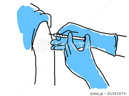 医療用手袋をして注射を打つ手元 81561074