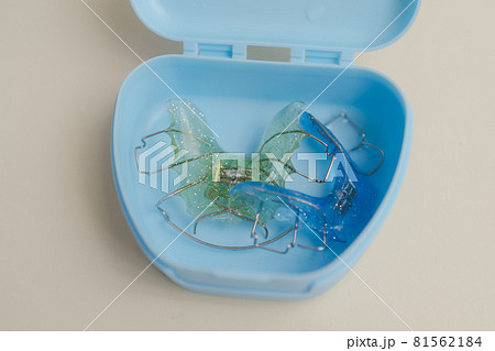 子供の矯正装置 81562184