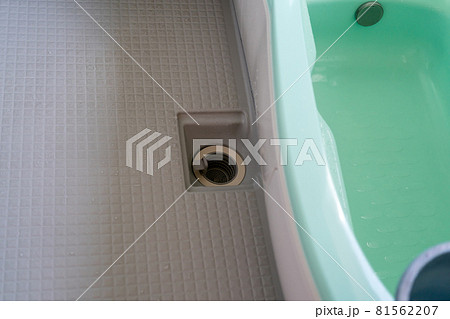 お風呂の排水口 81562207