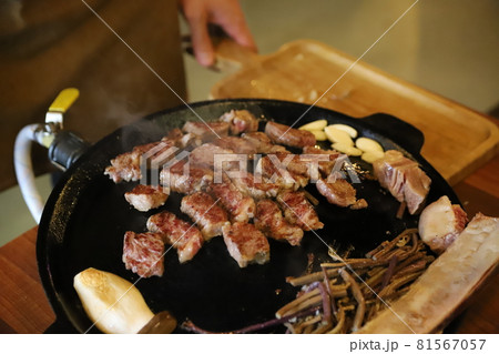 牛肉 食べ物 フード 81567057