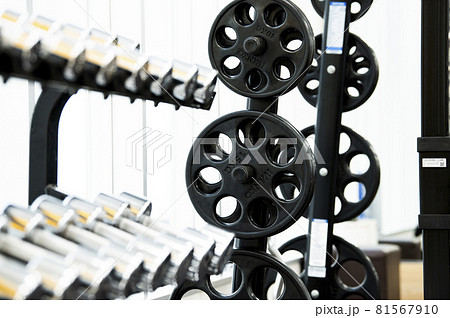 スポーツジム　ダンベル　イメージ 81567910