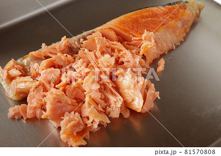 ほぐした焼き鮭 ほぐした焼き鮭 81570808