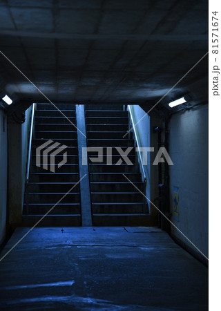 地下通路の階段 地下通路の階段 81571674