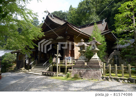 岩間寺　本堂　滋賀県大津市 81574086