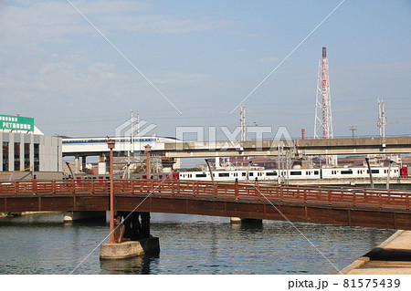 紫川・勝山橋とJR鹿児島本線（北九州市小倉北区） 81575439