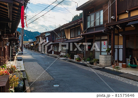 郡上八幡の古い町並み〈岐阜県郡上市〉の写真素材 [81575646] - PIXTA