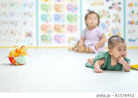 赤ちゃん 子供 幼児 81578452