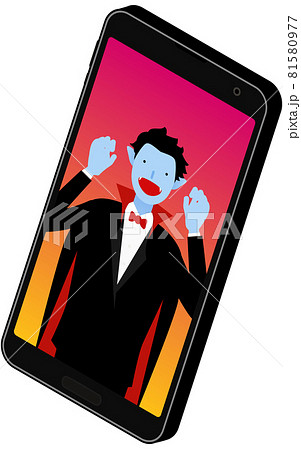 スマホでオンラインハロウィンパーティをするドラキュラの仮装をした男性、アイソメトリック 81580977