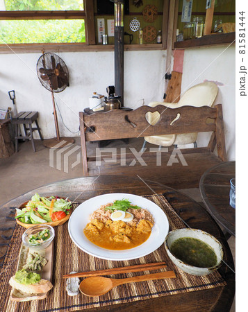 せかいのごはんや インドチキンカリィランチセット北インド風 宮崎県児湯郡都農町川北 せかいのごはんや インドチキンカリィランチセット北インド風 宮崎県児湯郡都農町川北 81581444